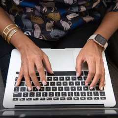 Tentang Kami Author Img